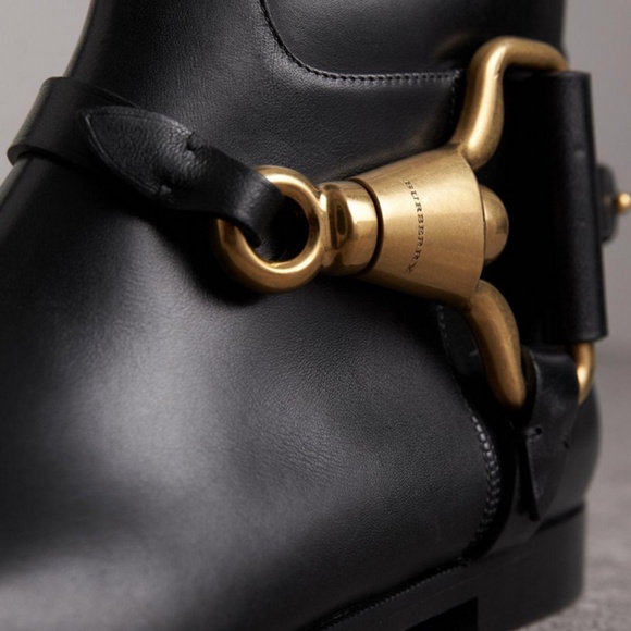 Burberry Equestrian detail Leather Boot - Picture 4 of 8